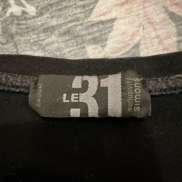 LE 31 Exclusivite Simons mens T-shirt but I’d wear it! 
🧡🖤cheetahs🧡🖤 size sm - Picture 4 of 8